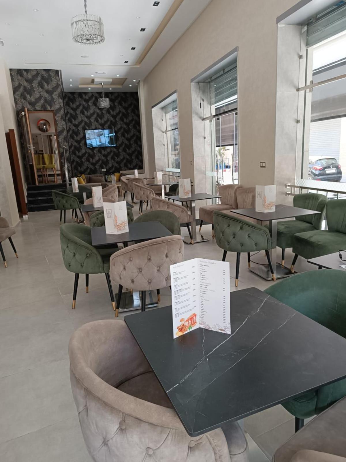 Town Hotel 盖尼特拉 外观 照片